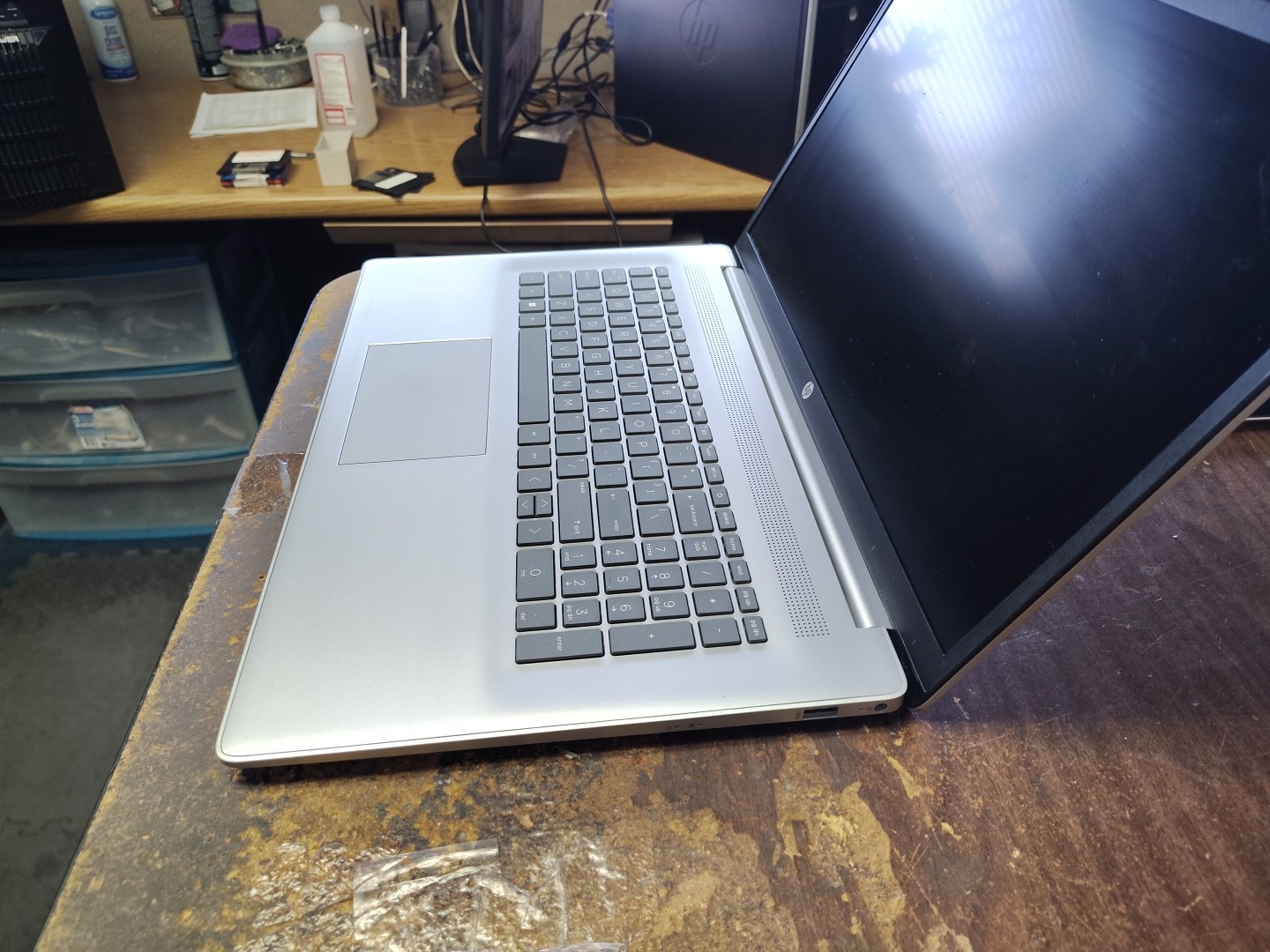 17-cn2283st HP 17in Laptop For Parts
