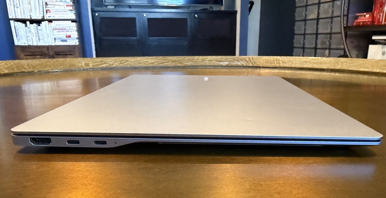 Samsung Galaxy Book4 Edge 16” Screen Copilot+ PC w/ 16 GB RAM + 512 GB SSD