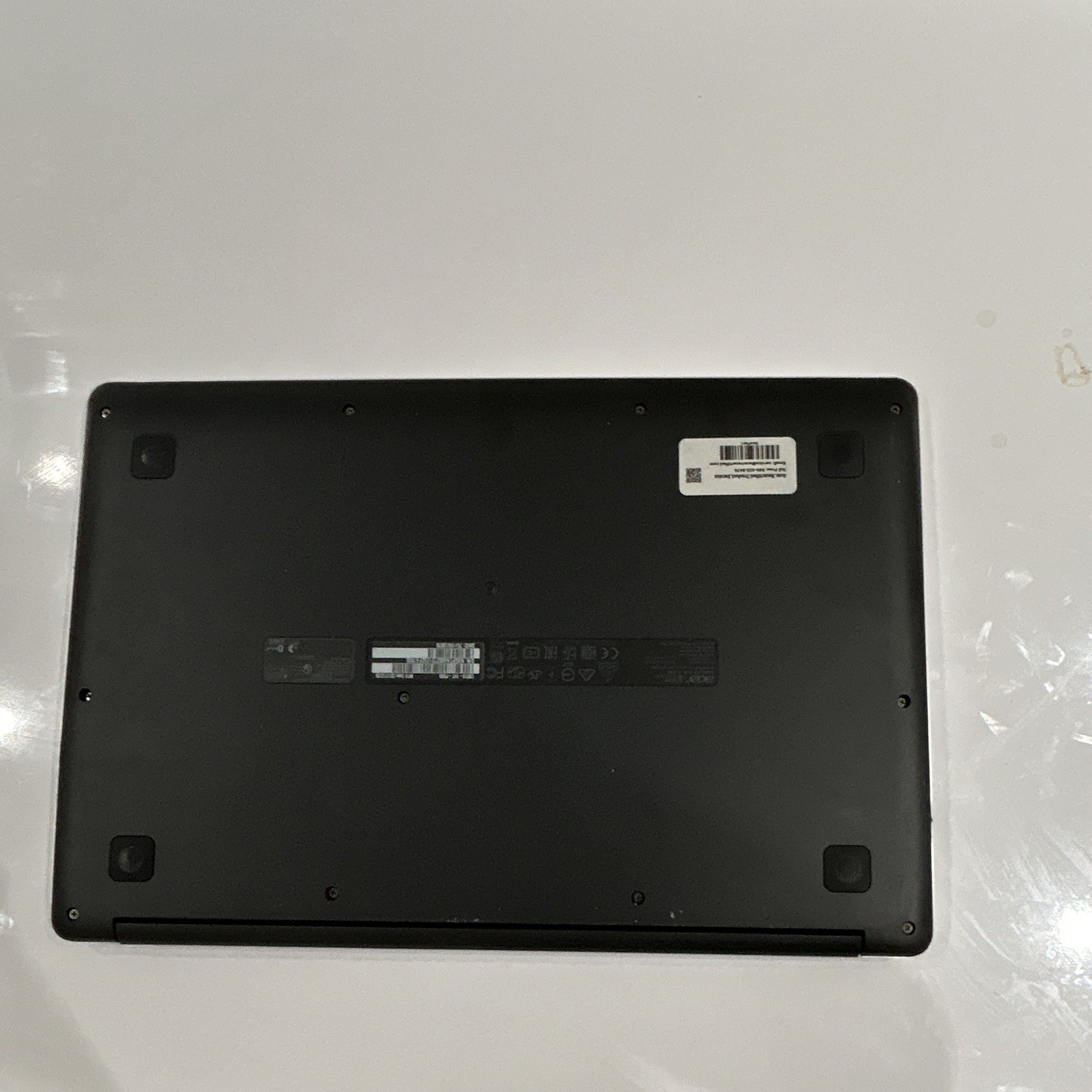 Acer Chromebook 15 15.6″ Silver Intel Celeron 4GB RAM 32GB eMMC (with charger)