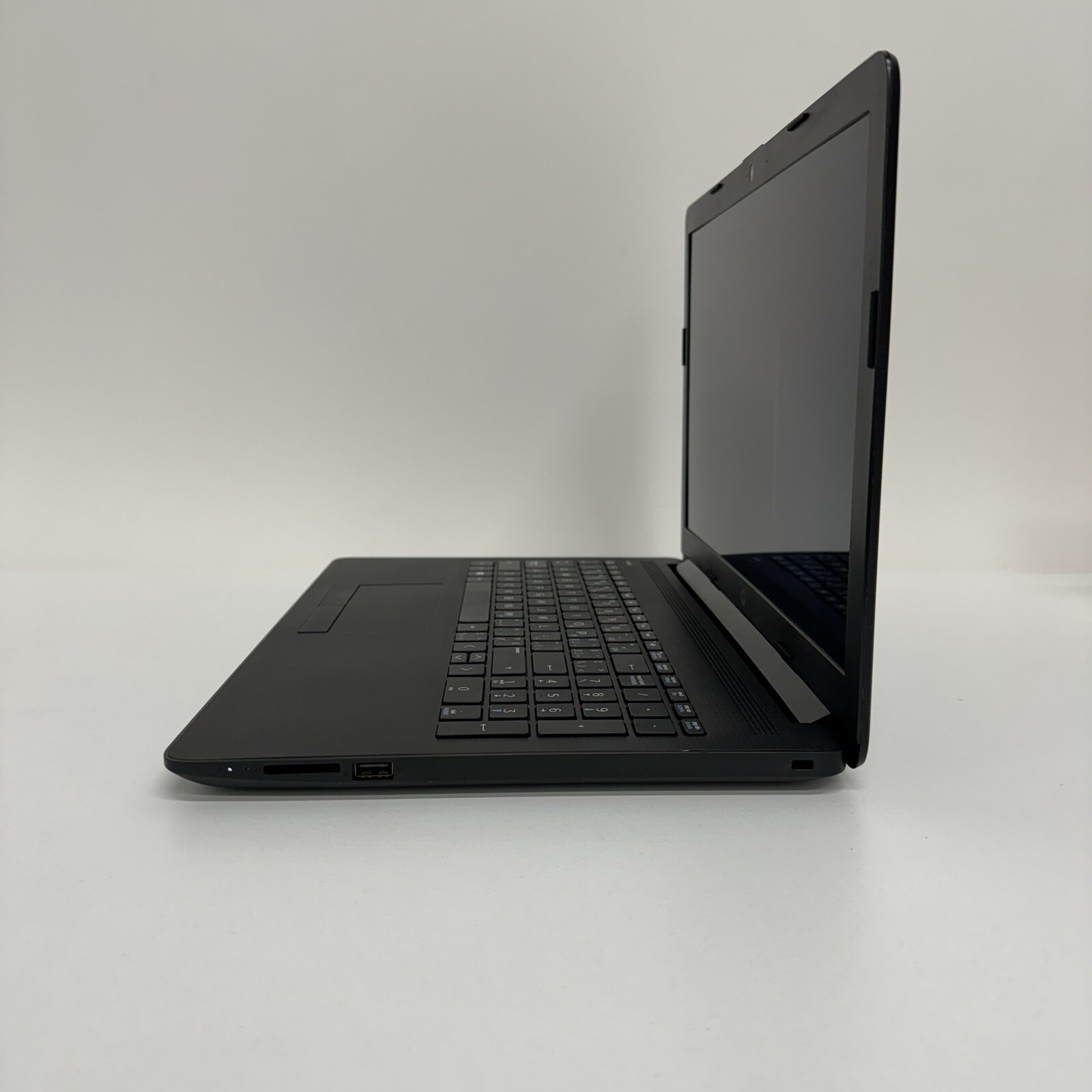 HP 15-db0008ca 15.6″ AMD E2-9000e 1.5GHz 4GB RAM 500GB HDD Windows 10