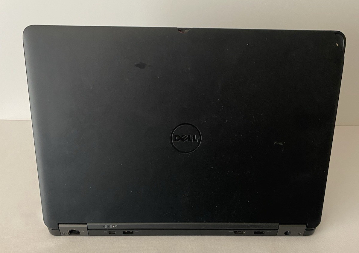 Dell Latitude E7450 i5 5300 CPU 2.3GHz 4.00 GB Ram DDR3 119 GB SSD Win 10 Pro