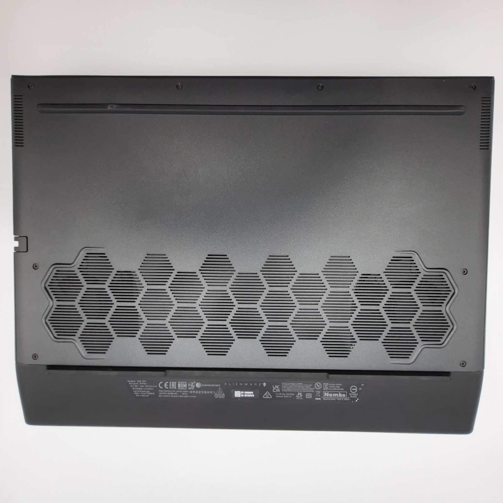 Alienware M15 R4 Laptop 15.6″ Intel I7-10870H, RTX 3070, 32GB RAM, 500 GB SSD