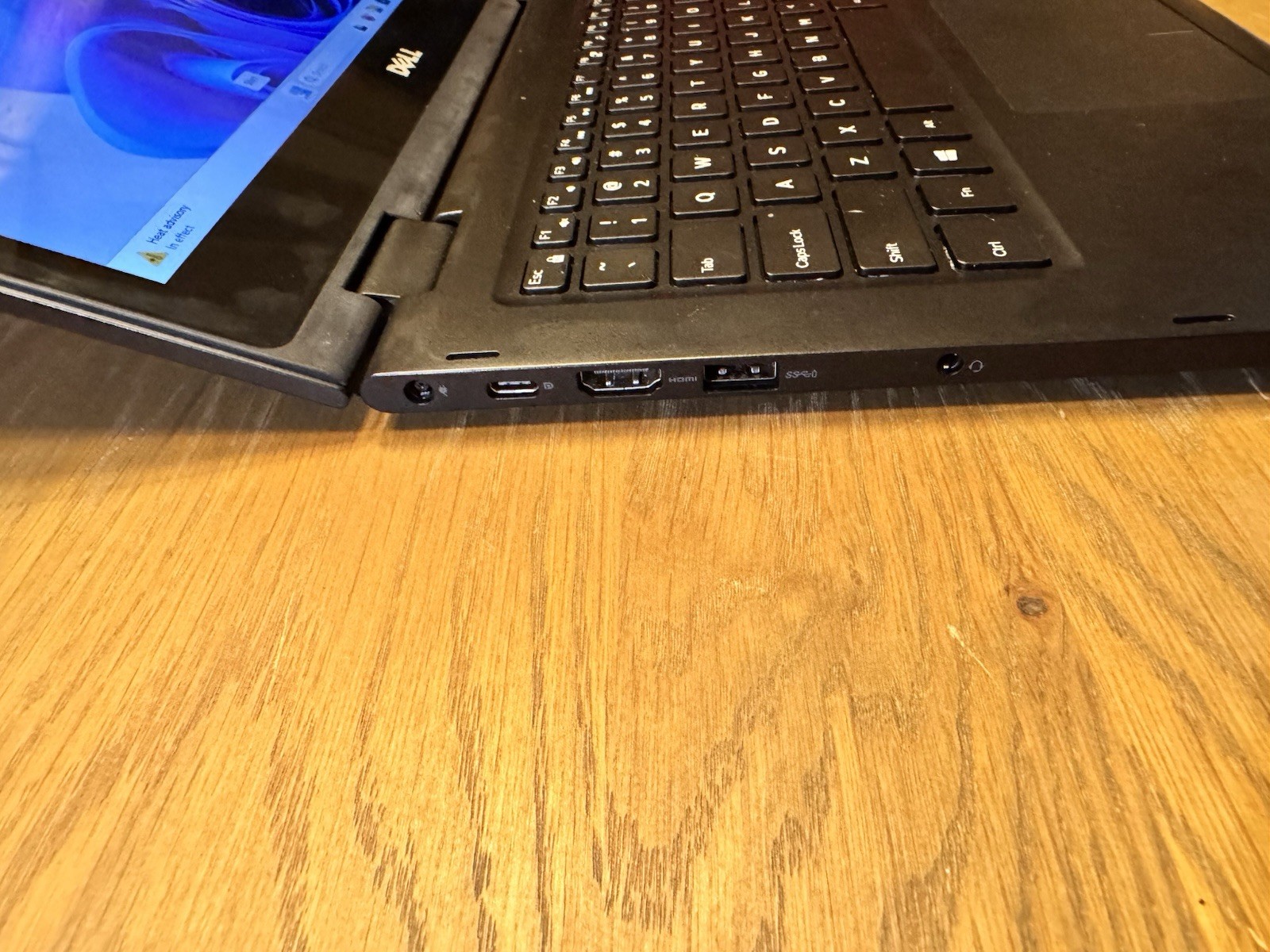 Dell Latitude 3390 13.3″ | i3-7310U @2.7 GHz | 8GB RAM, 128GB SSD, 2-in-1 Touchs