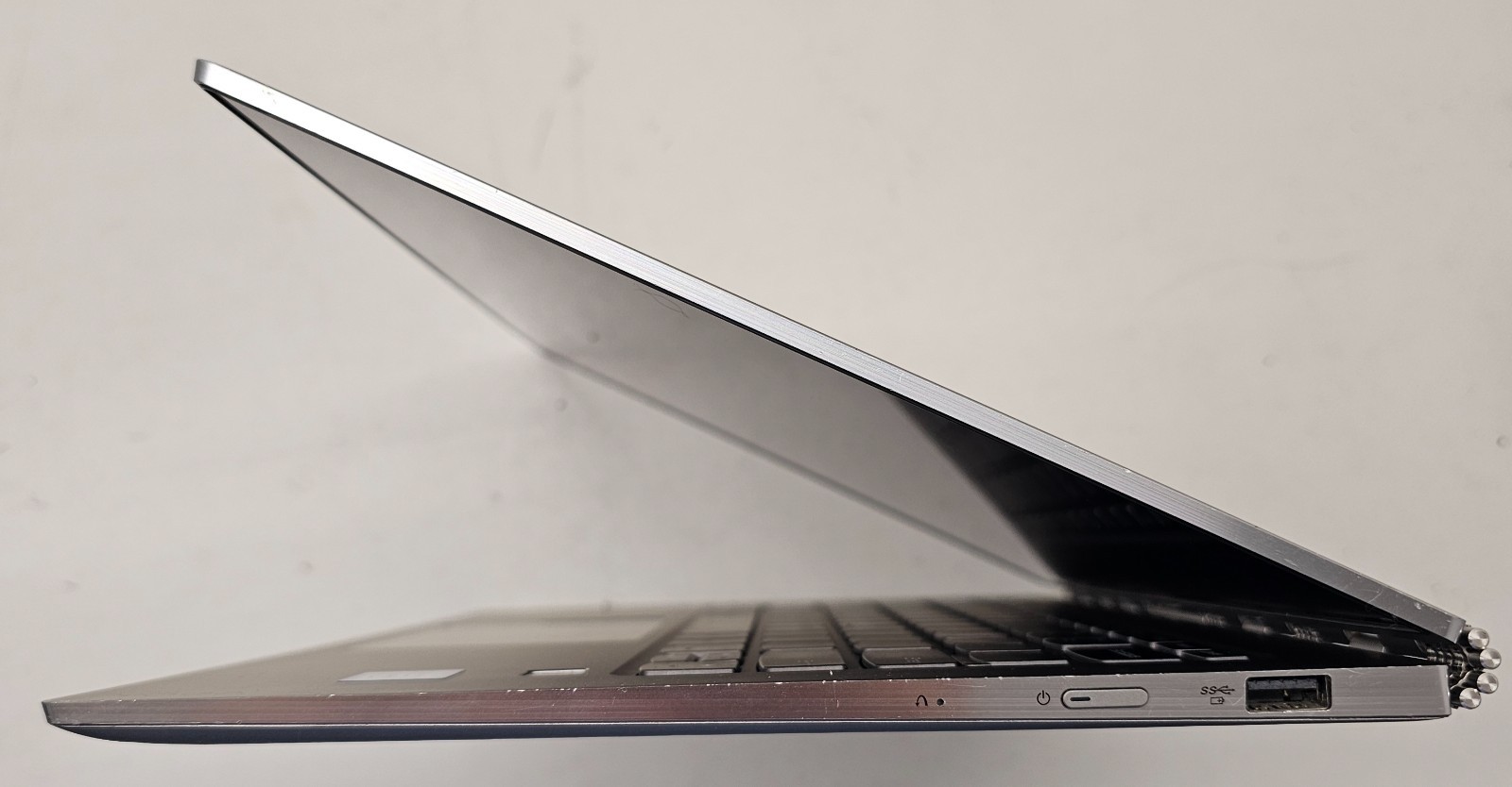 Lenovo Yoga 920-13IKB Laptop Intel Core i7-8550U 16GB Ram 512 NVMe NO OS (FL)
