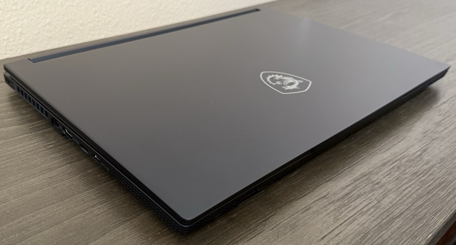 MSI Stealth 16 AI Studio A1VIG-026US Gaming Laptop Ultra 9 RTX 4090 64GB 2TB SSD