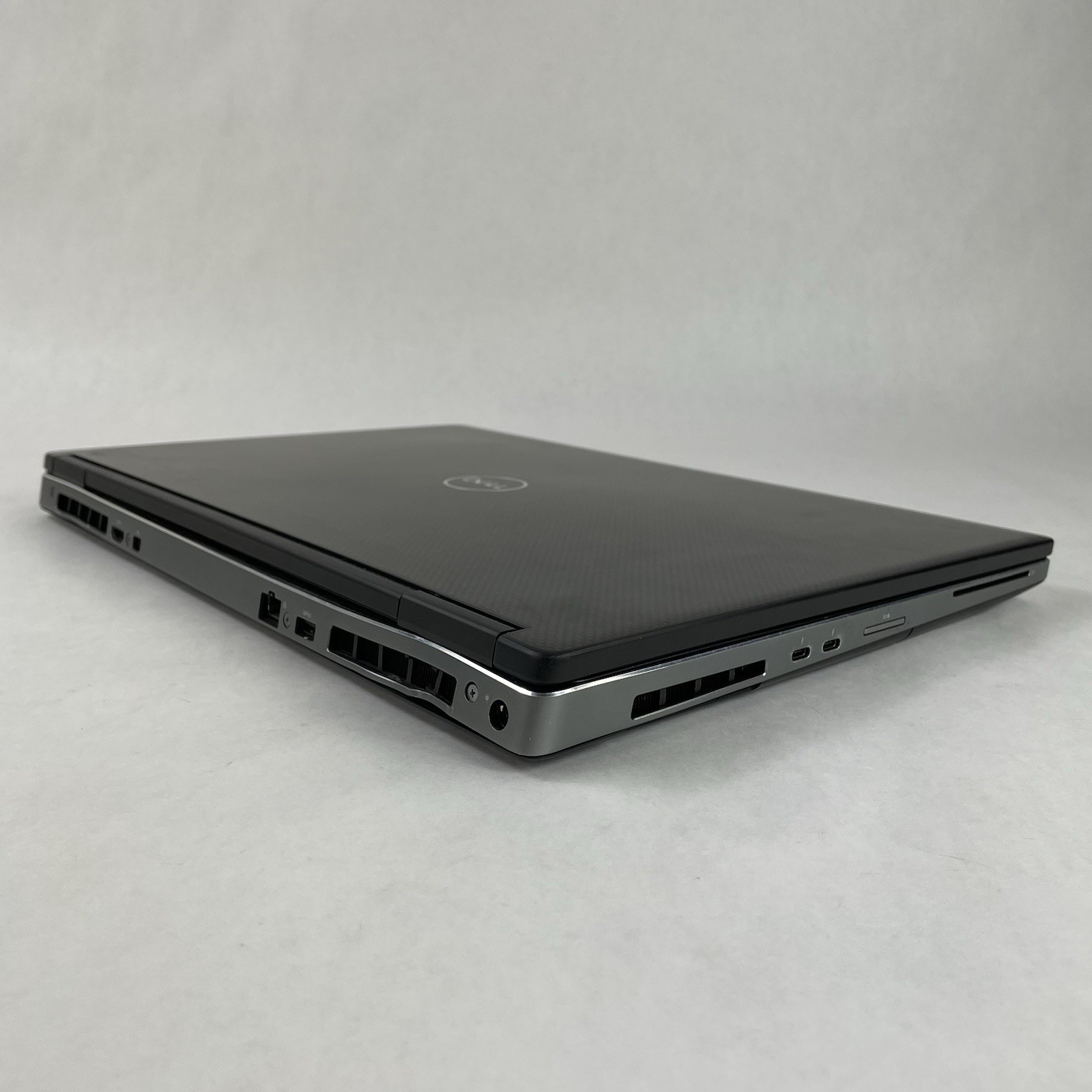 Dell Precision 7730 17.3″ i7-8850H 2.6GHz 32GB RAM NVIDIA No SSD No OS Dent Edge