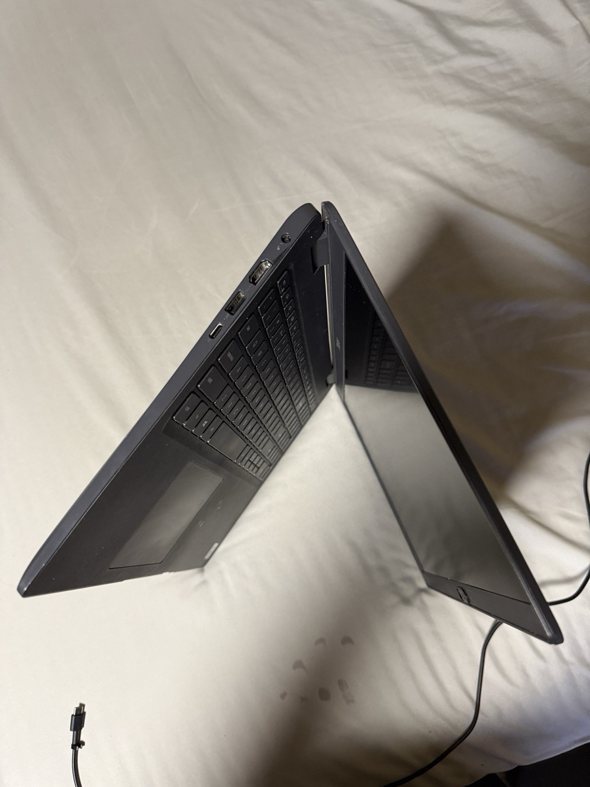 Cracked Screen Dell Latitude 3510 Intel Core i5 16GB RAM 256GB NVMe Win 11 Pro