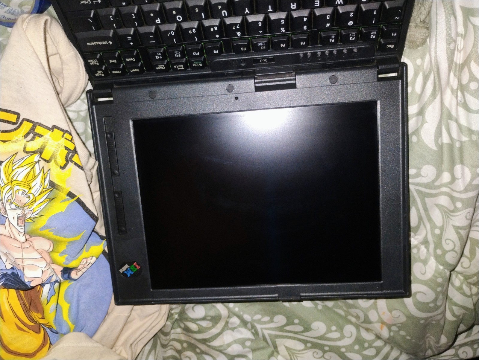IBM ThinkPad 560 12.1″ Pentium 133MHz 16MB 1.3GB HDD TrackPoint AC/Batt