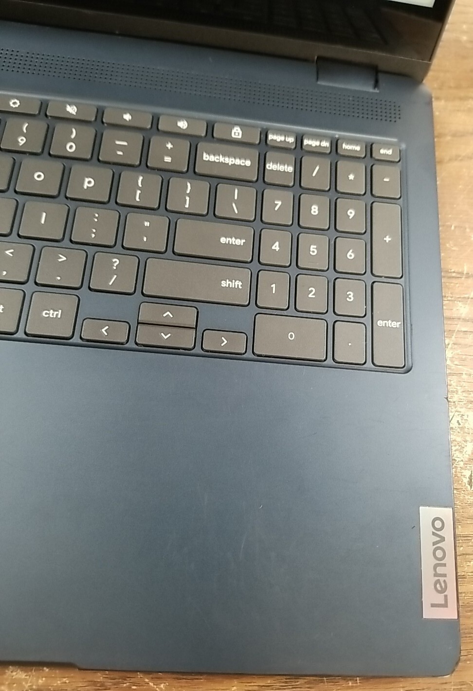 Lenovo IdeaPad Slim3 Chromebook 14″ Full HD Touch Laptop W/ PENTIUM Silver N6000