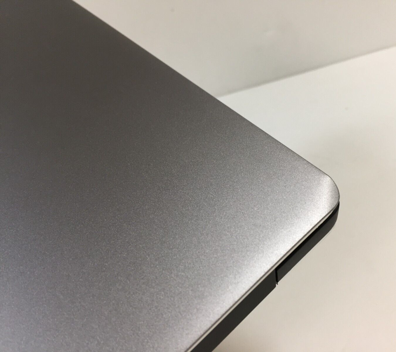Dell XPS 13 9350 13.3″ Laptop/Intel i5-6200u/8GB RAM/128GB SSD/Win 10 H