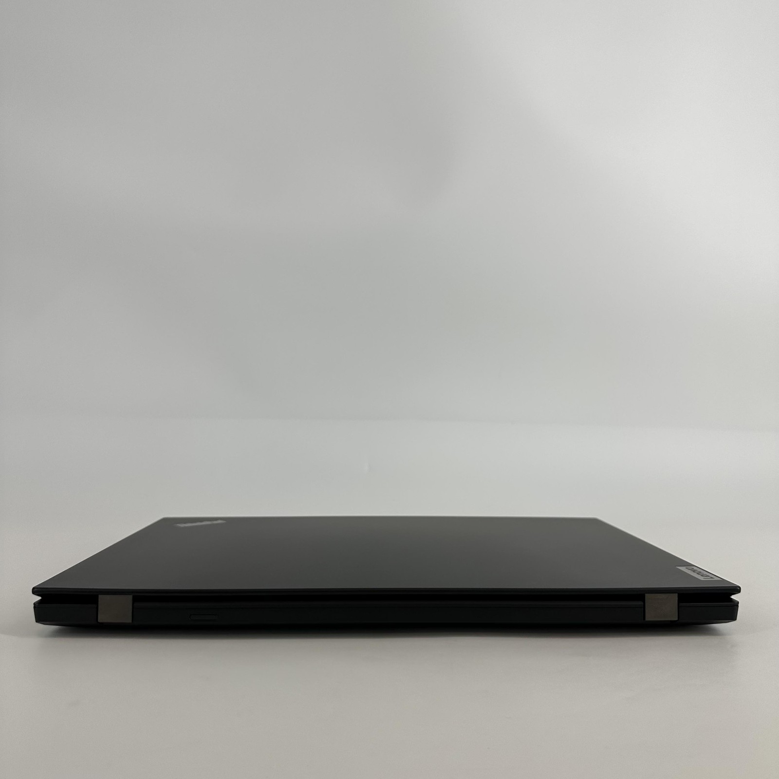 Lenovo ThinkPad P15v Gen 3 FHD 3.2 GHz Ryzen 7 PRO 6850H 16GB 1TB SSD RTX A2000