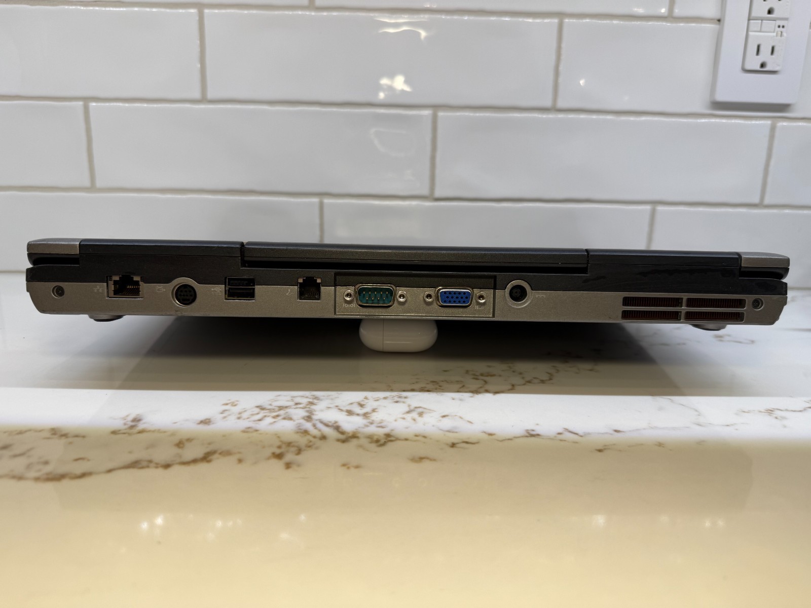 Dell Latitude D830 Core 2 Duo Boots Windows With Charger Mouse 2GB