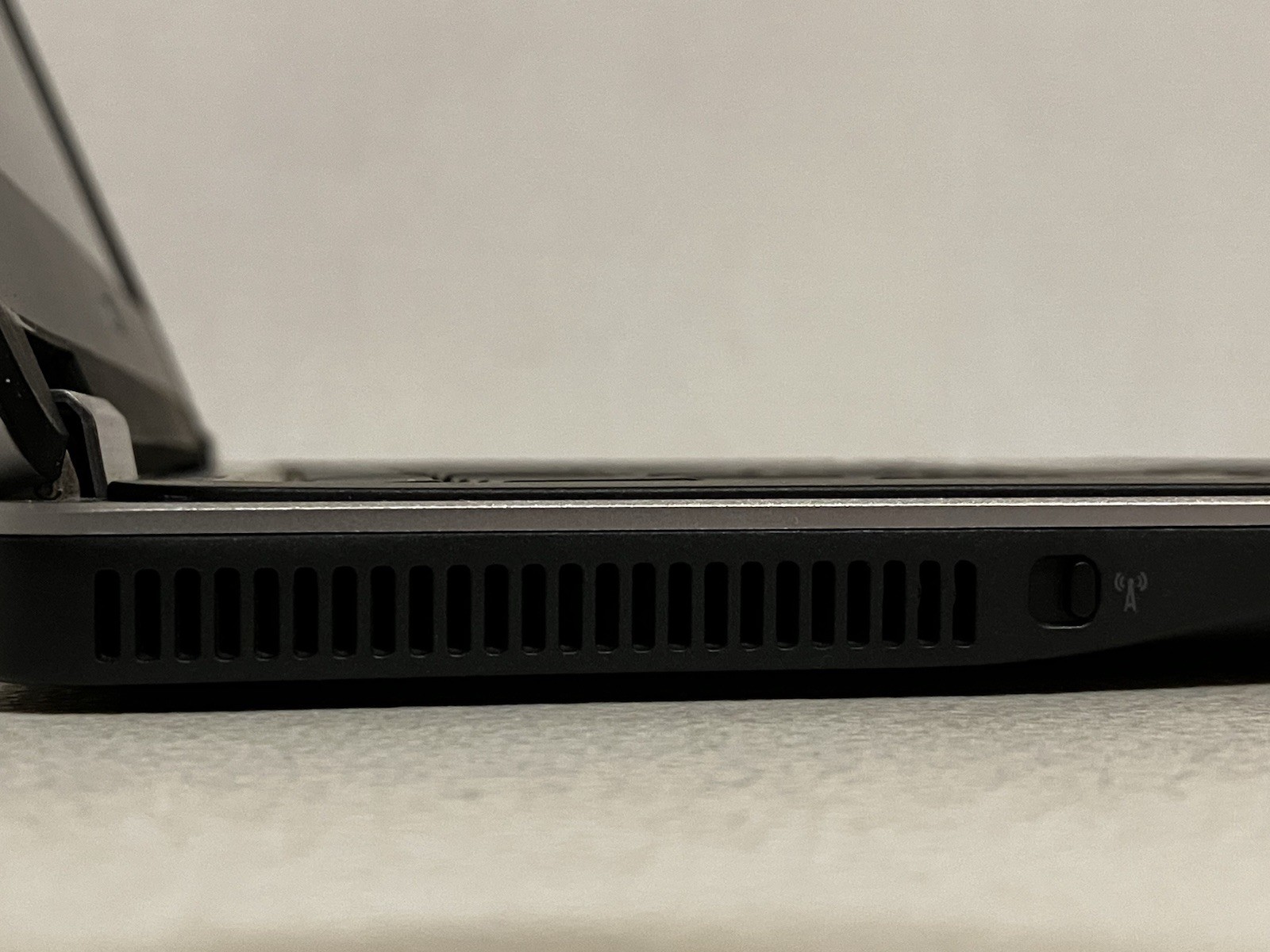 DELL LATITUDE E7240 Laptop i5-4300U 8 GB 256GB SSD *Dual-Boot* Win10 Pro Linux