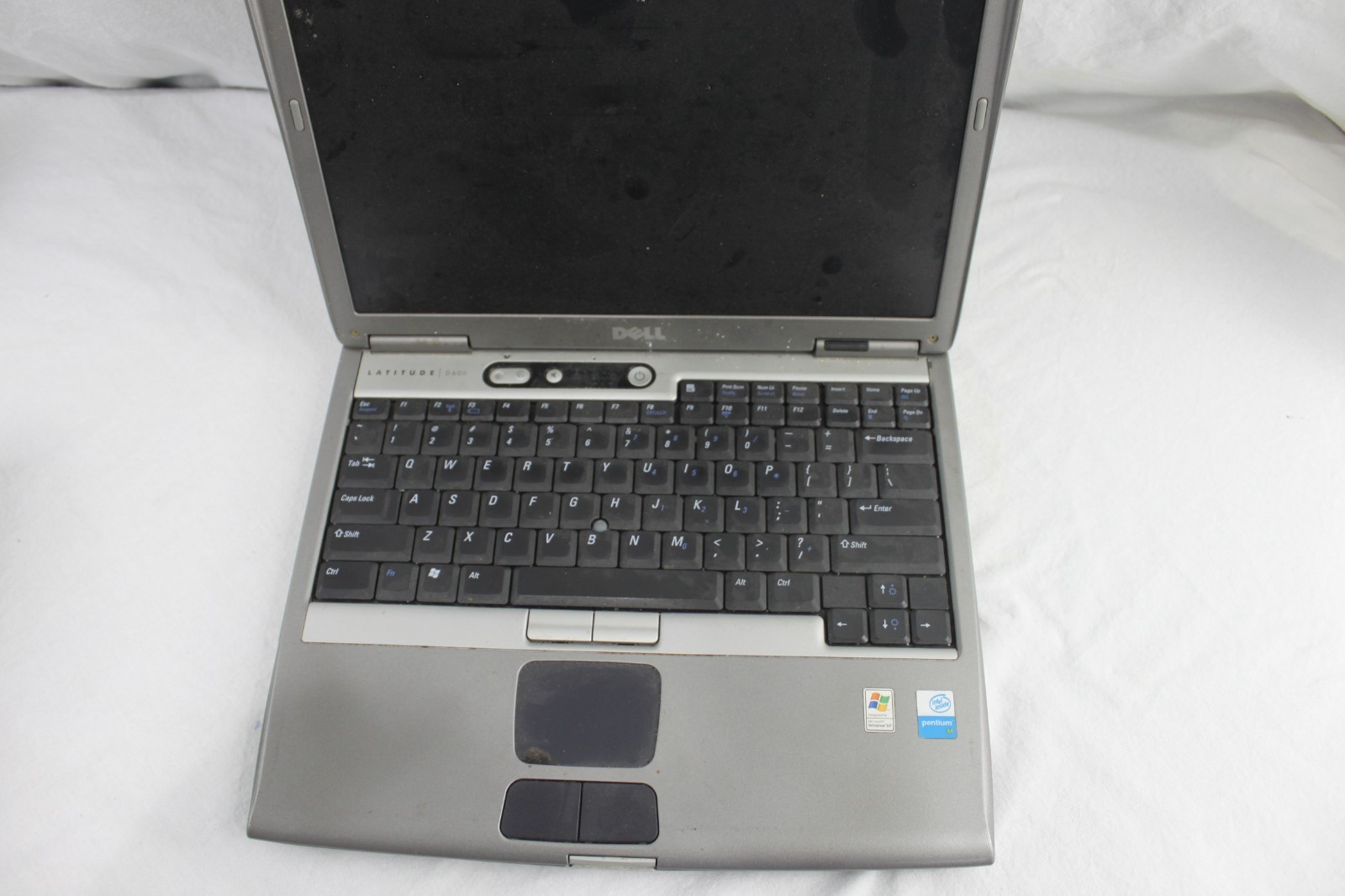 Dell Latitude D600 Laptop + Docking Station + Extra 60GB HDD – Tested Working