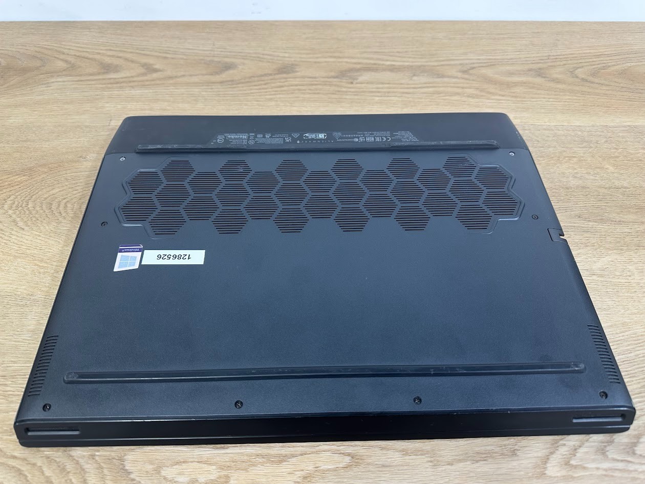 Alienware M15 R4 Core i7 10870H 32GB DDR4 Nvidia GeForce RTX 3070 512GB SSD 2021