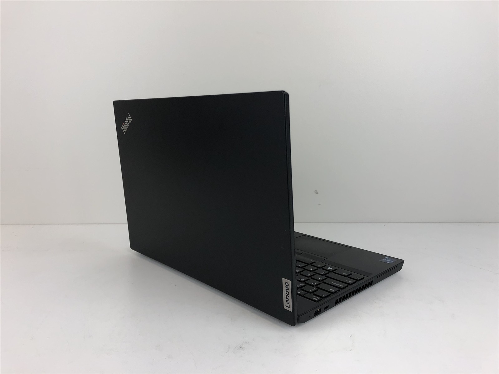 Lenovo ThinkPad T15p Gen 3: i7-12800H 2.4GHz – 64GB – 2TB – NVIDIA RTX 3050