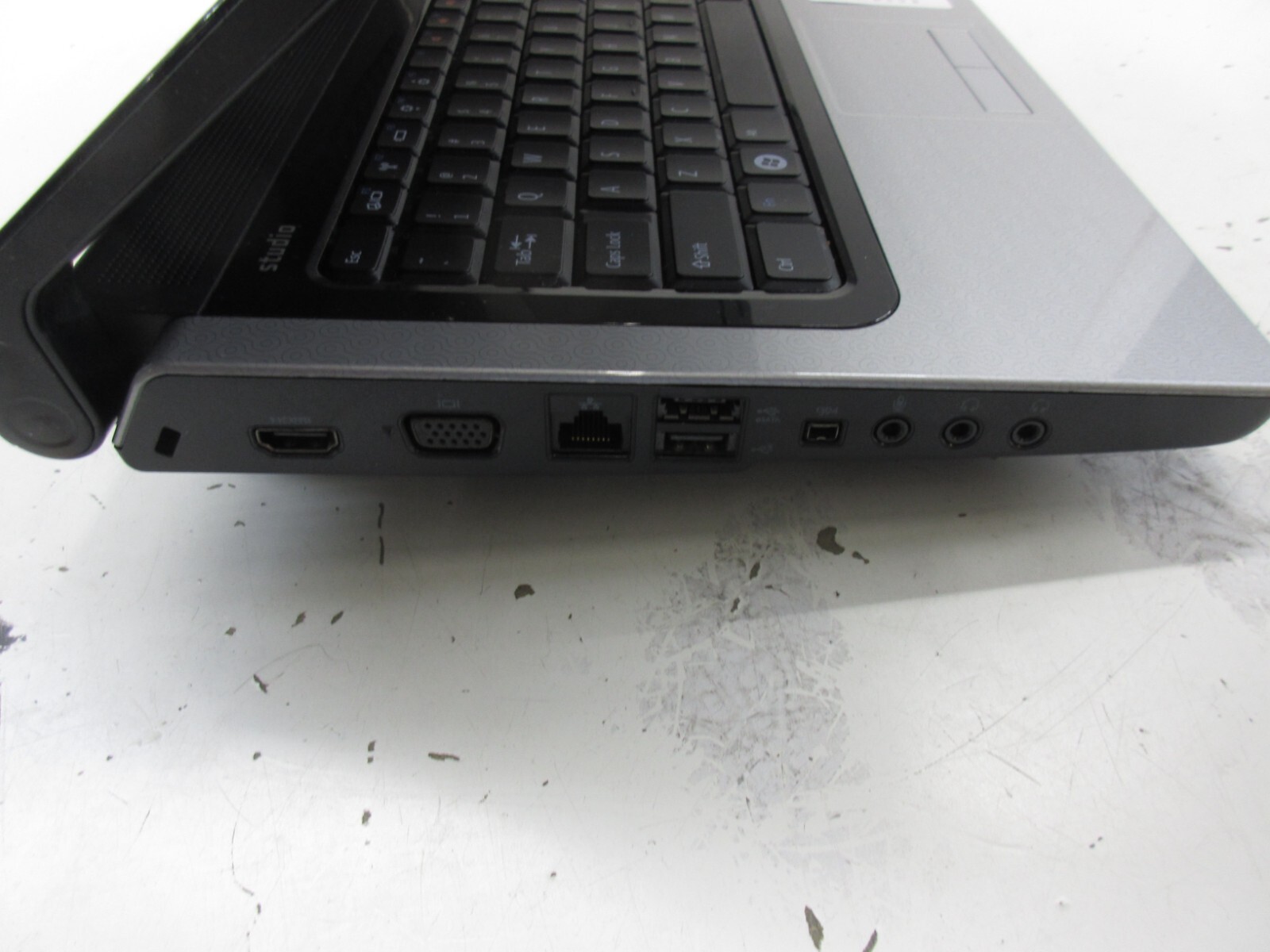 Dell Studio 1555 Intel Core 2 Duo T6500 2.10Ghz 4GB NO HDD No Batt