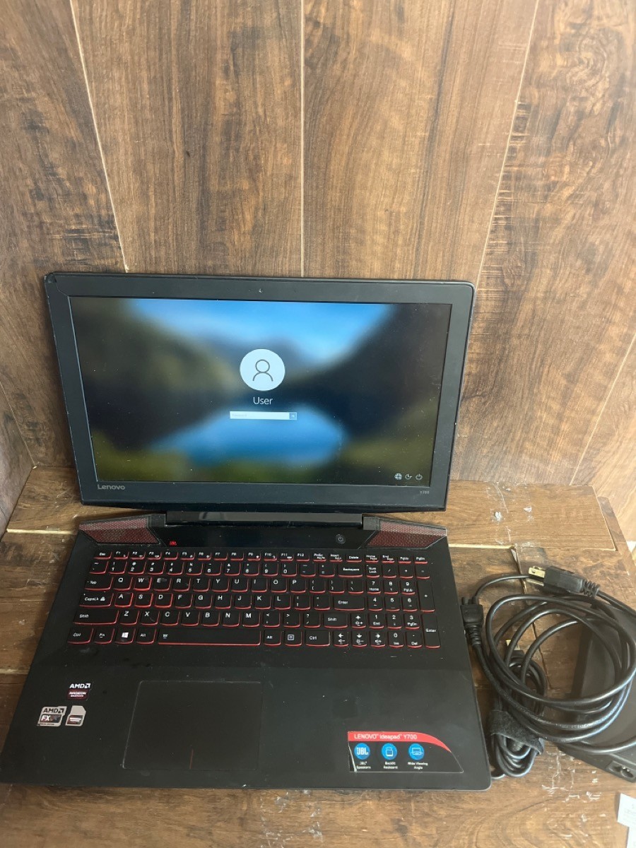 LENOVO Y700 *SEE PICS, HAS DAMAGE* (PSO027296)