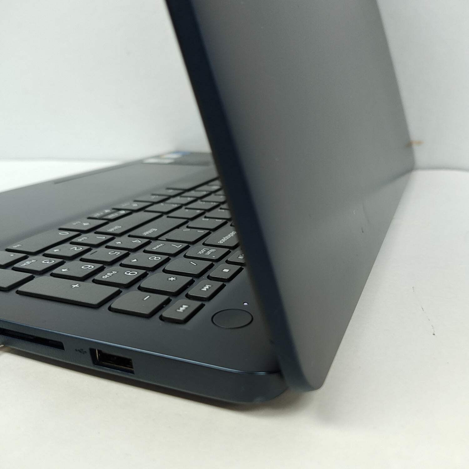 Lenovo IdeaPad 1 15IRU7 15.6″ i5-1334U 1.3GHz 16GB RAM 512GB SSD
