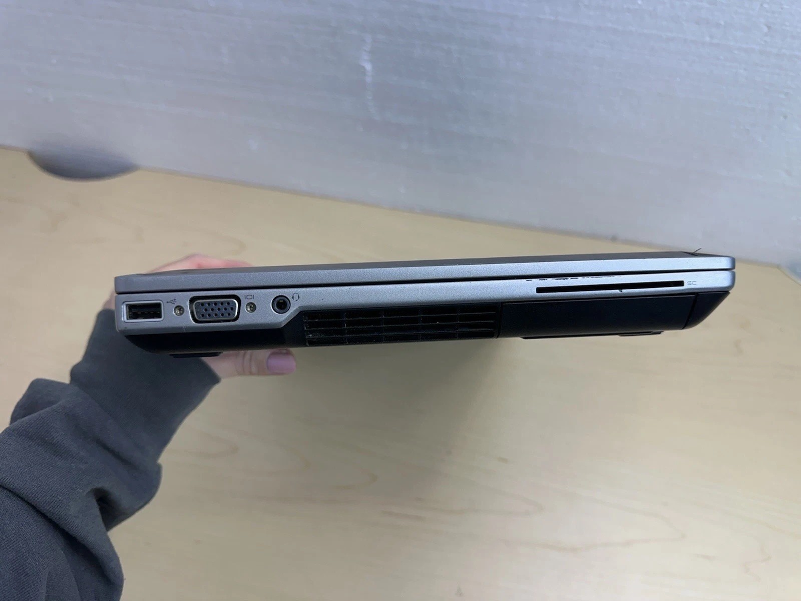 Dell Latitude E6420 Core i5-2520M 8GB RAM No Charger For Parts Or Repair