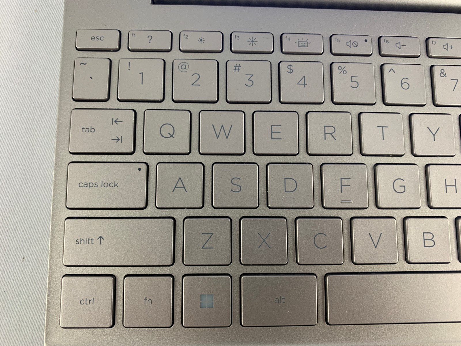 HP Pavilion Aero 13z-be100, AMD Ryzen 5 2.3GHz, 8GB RAM, 256GB SSD, Wifi Issue
