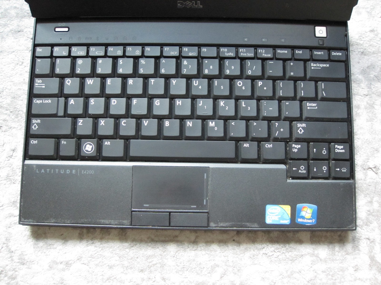 Dell Latitude E4200 Intel Core 2 DUO CPU U9600 @ 1.60GHZ / 2GB / 64GB Hard drive