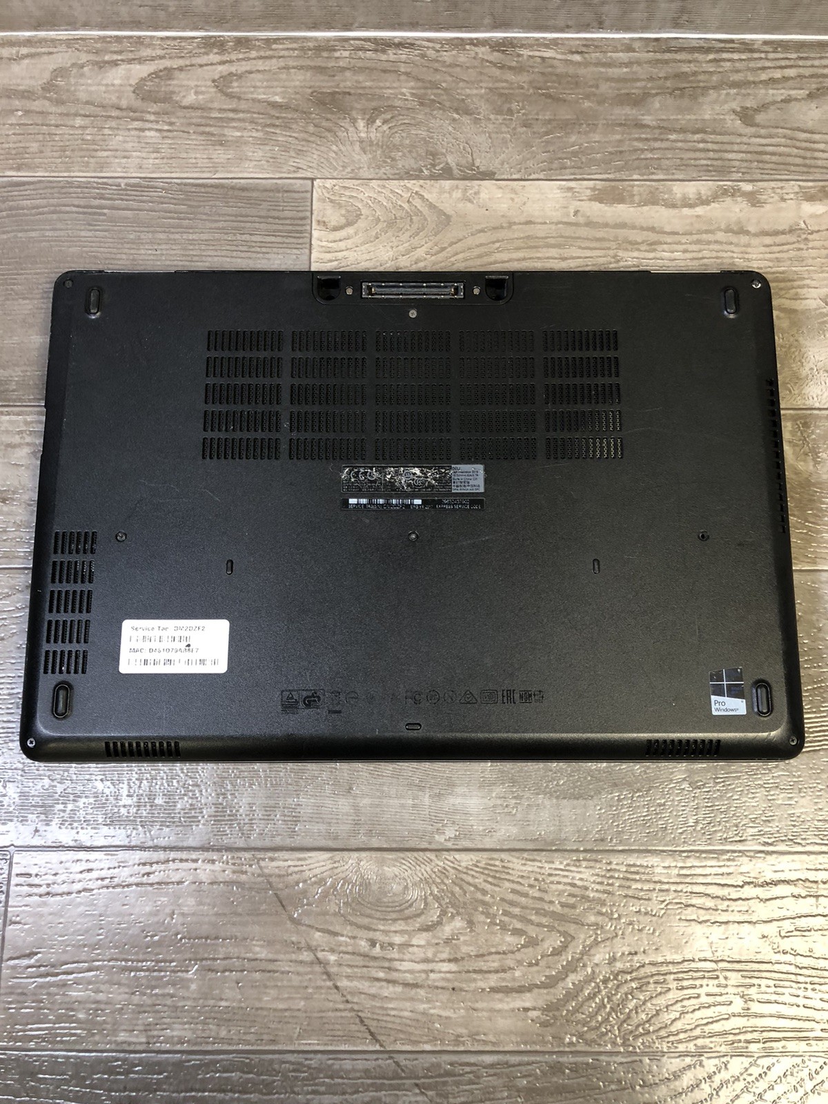 Dell Precision 3510 15.6″ Intel Core i7- 6820HQ 2.70GHz 8GB DDR4 LOCKED