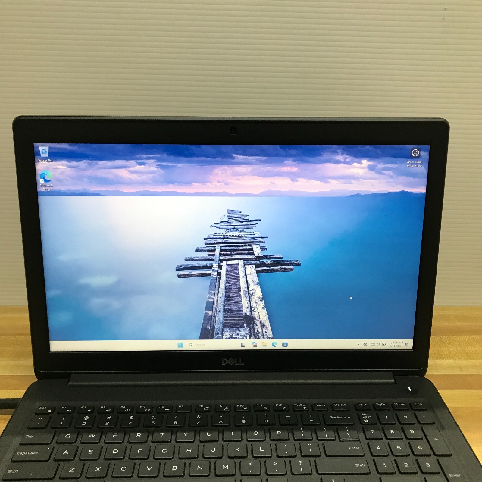 Dell Latitude 3500 15.6″ i5-8365U 1.6GHz 8GB RAM 256GB M.2 SSD (Windows 11 Pro)