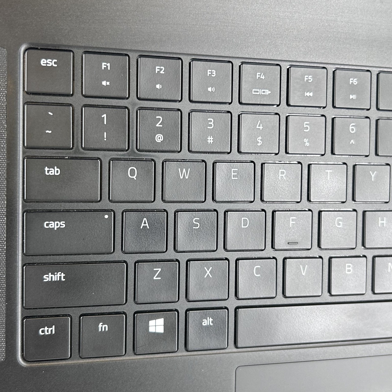 Razer Blade 15 Advanced 4K TOUCH i7-9750H 2.60GHz 16GB 1TB SSD RTX 2080 Max-Q