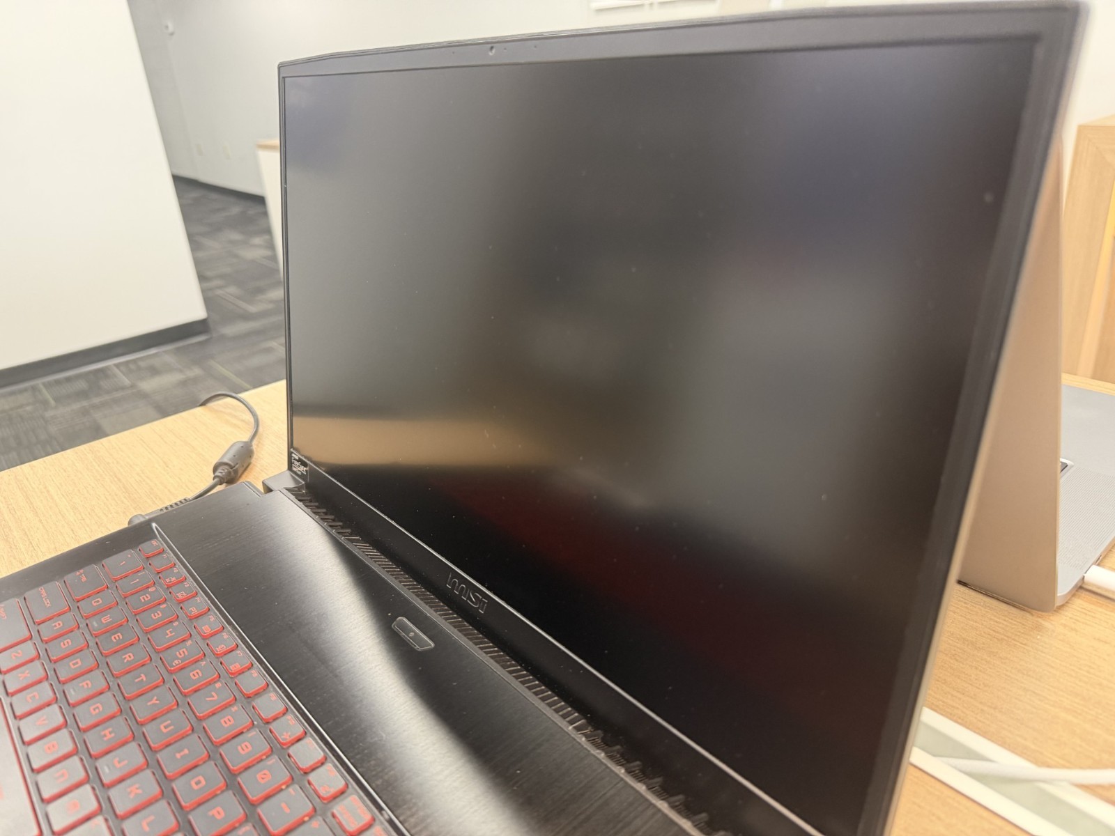 MSI Bravo 17 FHD 2.9GHz Ryzen 7 4800H 16GB 512GB SSD/1TB HDD AMD Radeon RX 5500M