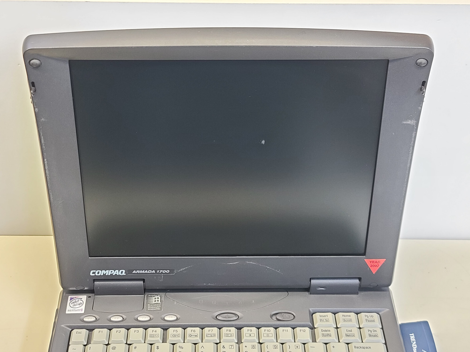 Compaq Armada 1700 Pentium II 233MHz + 160MB + 4GB Windows 98 SE *READ* TESTED
