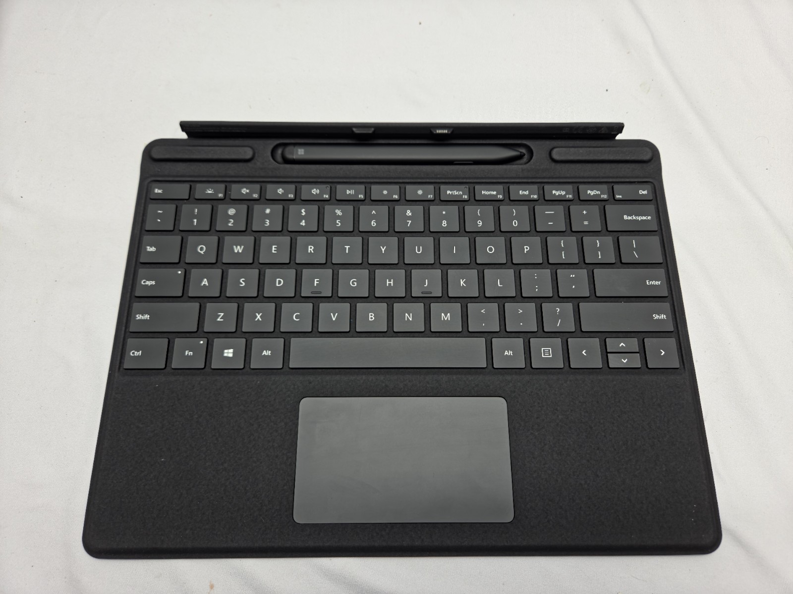 Microsoft Surface Pro X Bundle Microsoft SQ1 8GB RAM 128GB SSD + Docking Station