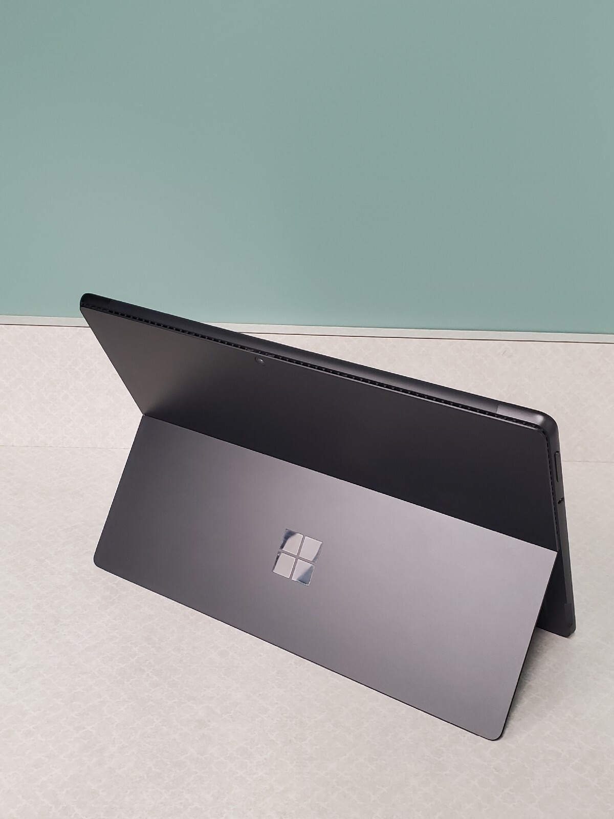 Microsoft 13″ Multi-Touch Surface Pro 8 (Intel Core i5, 8GB 512GB SSD, Platinum)