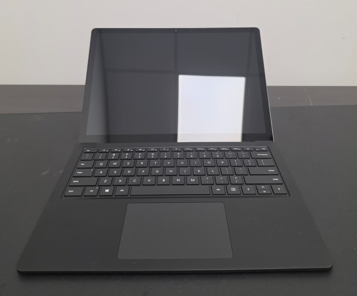 Microsoft Surface Laptop 4 – 13.5″ i7 1185G7 16GB Ram 512GB SSD Win 11 Pro