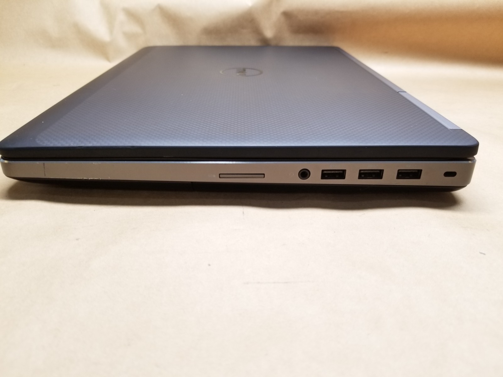 Dell Precision 7520 i7-7700HQ 16GB RAM 256GB SSD & 1TB HDD| Quadro M1200| WIN 11