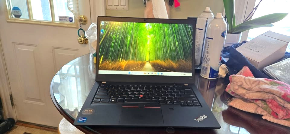 Lenovo Thinkpad P14s Gen 2, 14″ LCD, i7-1185G7, 32GB, 1TB SSD, NVIDIA T500