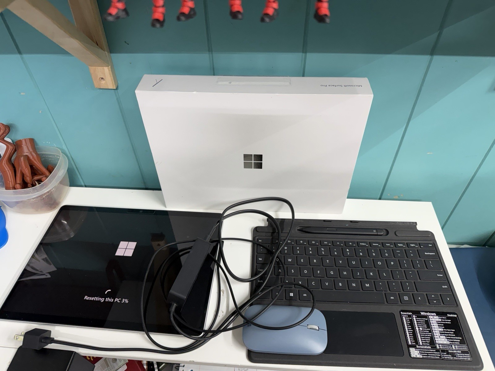 Microsoft Surface Pro Copilot+ PC 13 Inch Snapdragon X Plus + Keyboard Combo