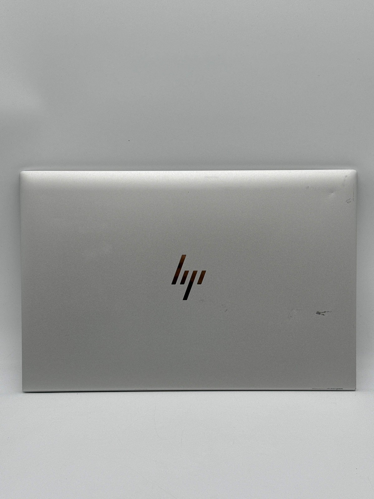 HP EliteBook 845 G7 14″ Ryzen 5 Pro 4650U 16GB RAM 256GB SSD Silver w/ Charger