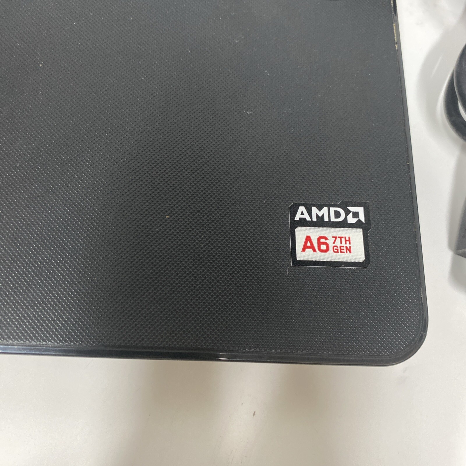 Dell Inspiron 15 3000 475GB HDD 4GB RAM AMD A6-9200 Radeon R4