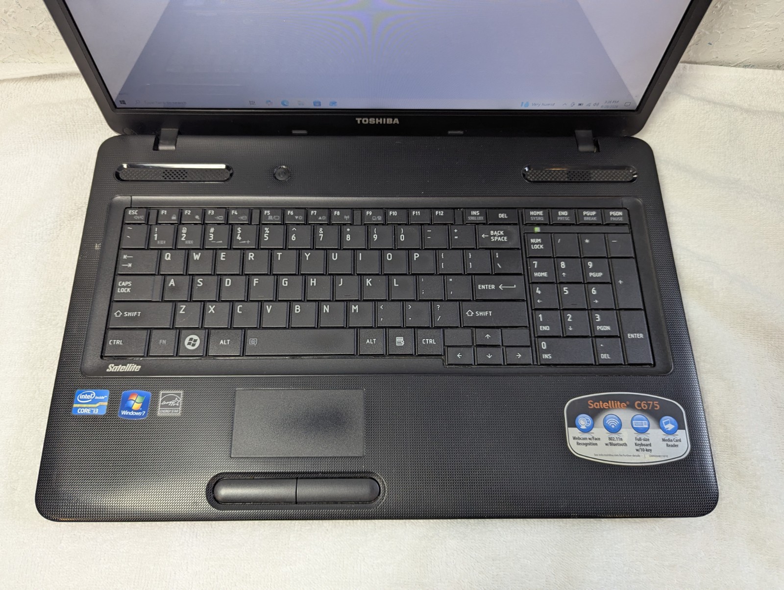 Toshiba Satellite C675-S7308 17.3″ Laptop Intel i3 Windows 10 **READ** TESTED