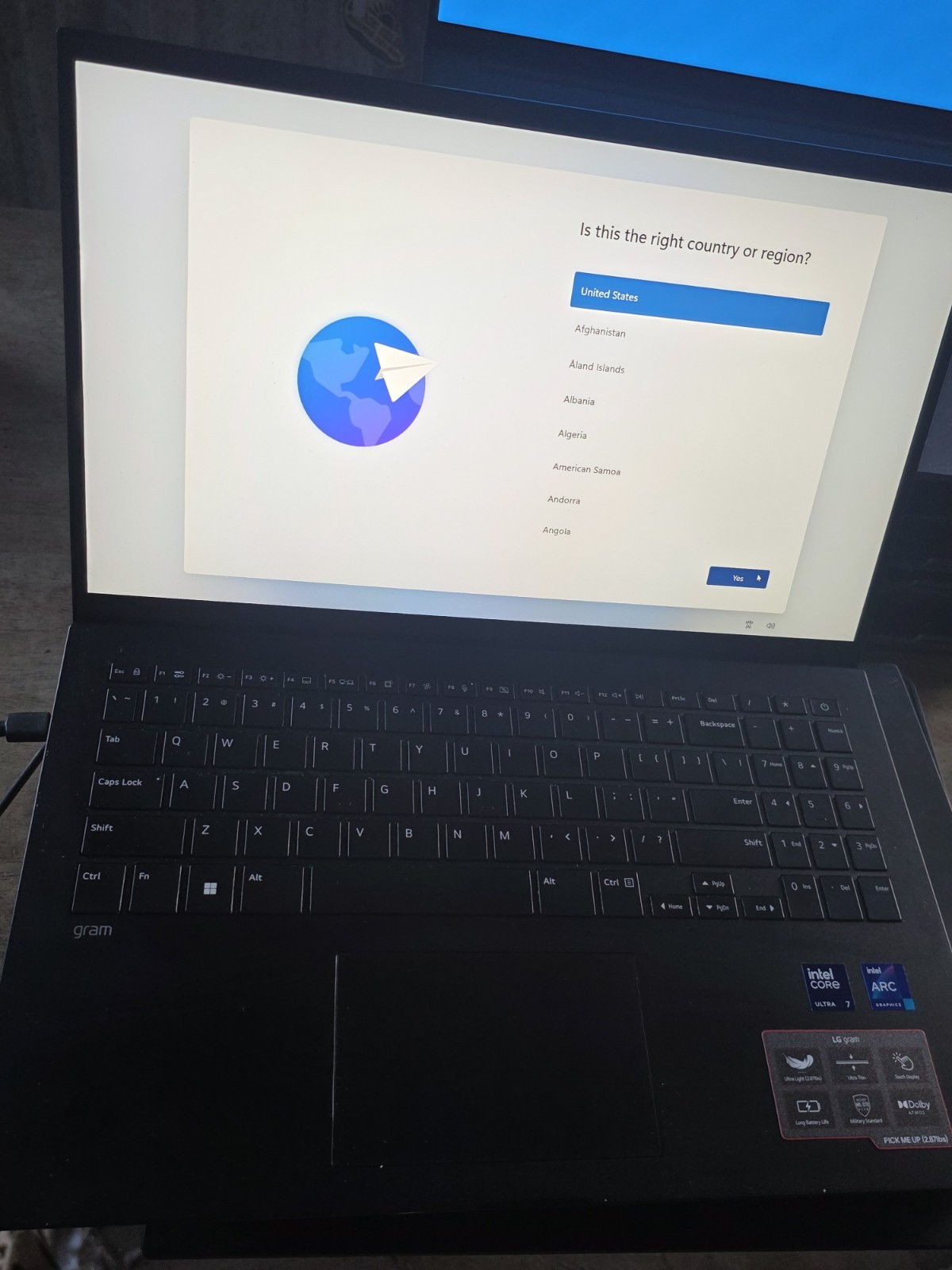 LG Gram 15Z90S 15.6″ FHD Touch Ultra 7 Processor 155H 16GB 1TB SSD Good