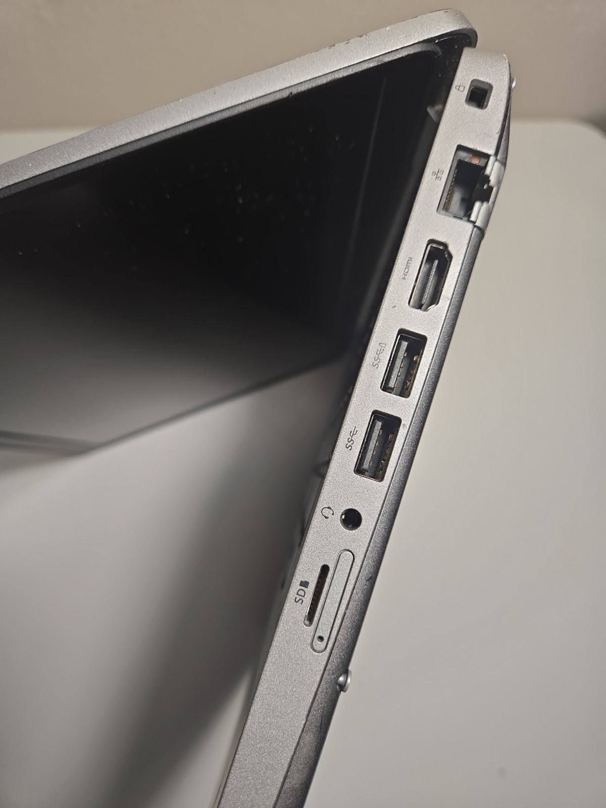 Dell 15,6″/ i5-10400H/ Camera/../ NO SSD, NO RAM, NO BATTERY, NO AC/ TESTED#16