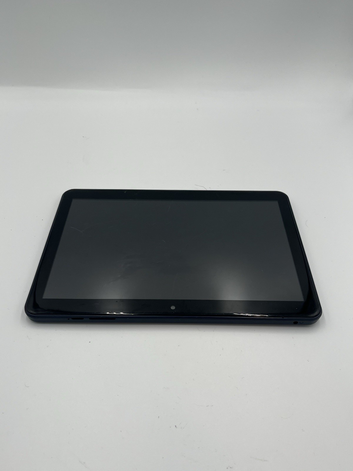 Onn 10.1″ Tablet 32GB of storage, 2GB of RAM, and a 1280 x 800 res Display Blue