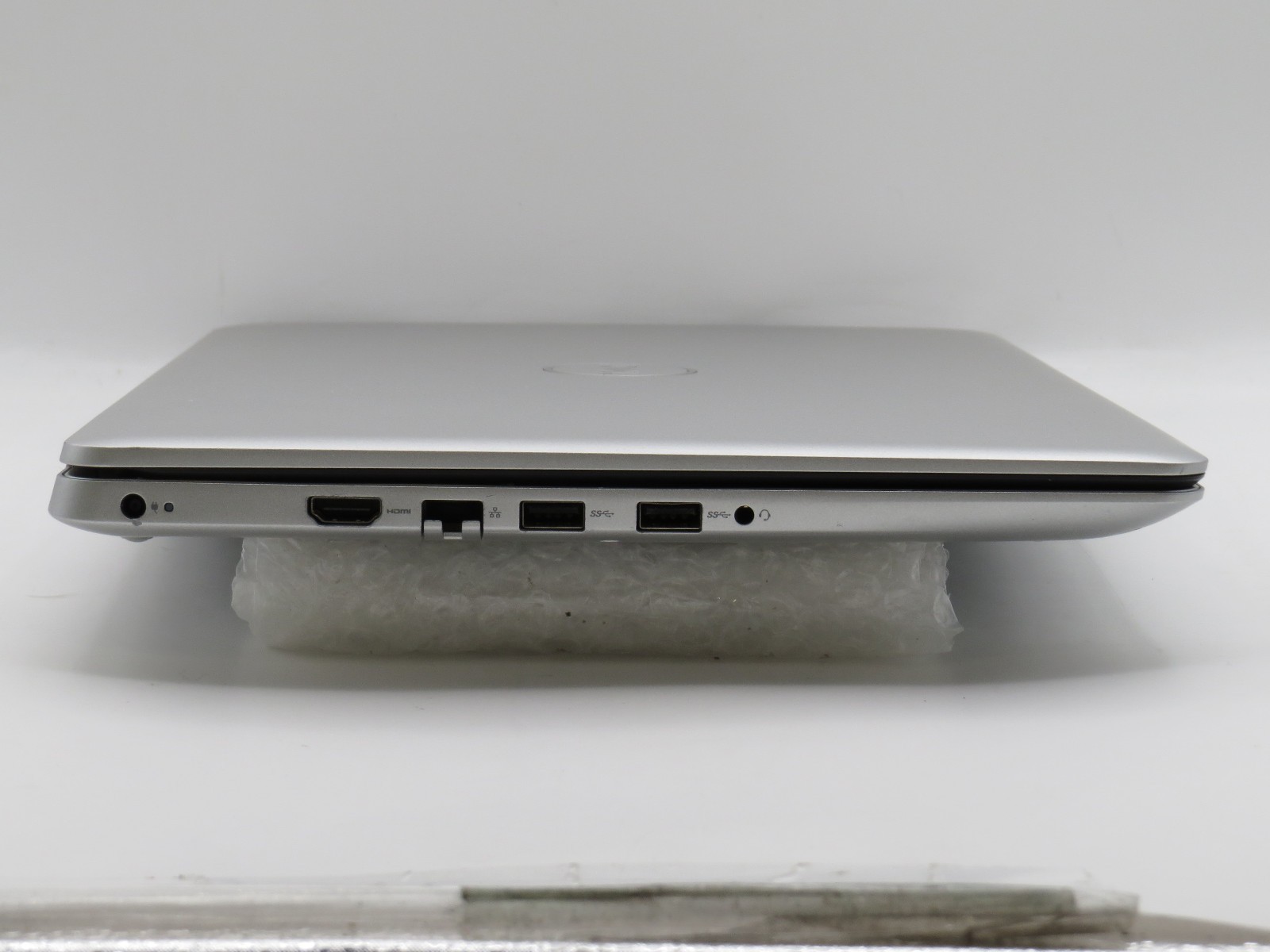 Dell Inspiron 15 5584 i7-8565U @ 1.8GHz 8GB DDR4 475GB m2 15.6″ No OS/Battery