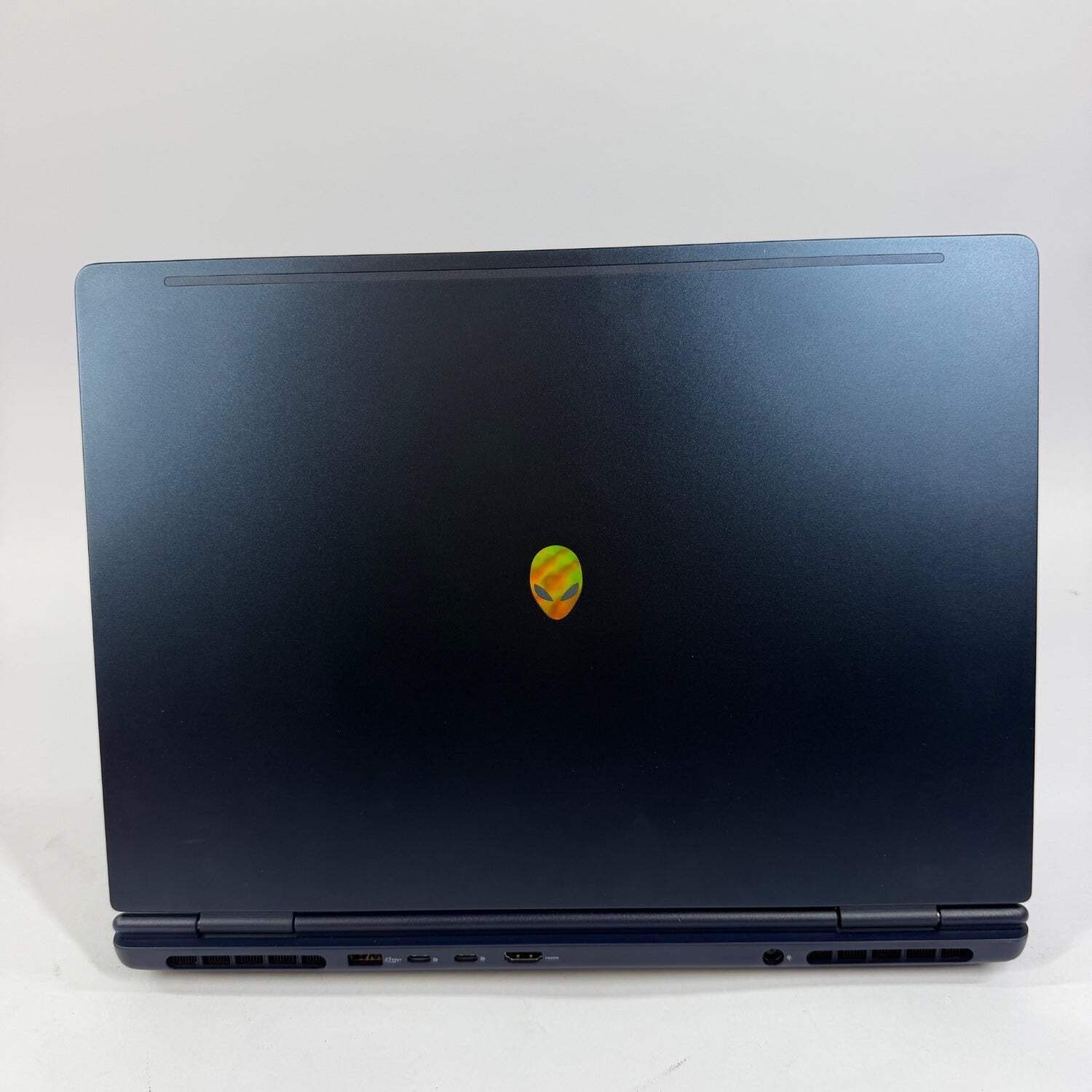Alienware 16 Aurora P139F 15.6″ Core 7 240H 16GB RAM 1TB SSD GeForce RTX 5050