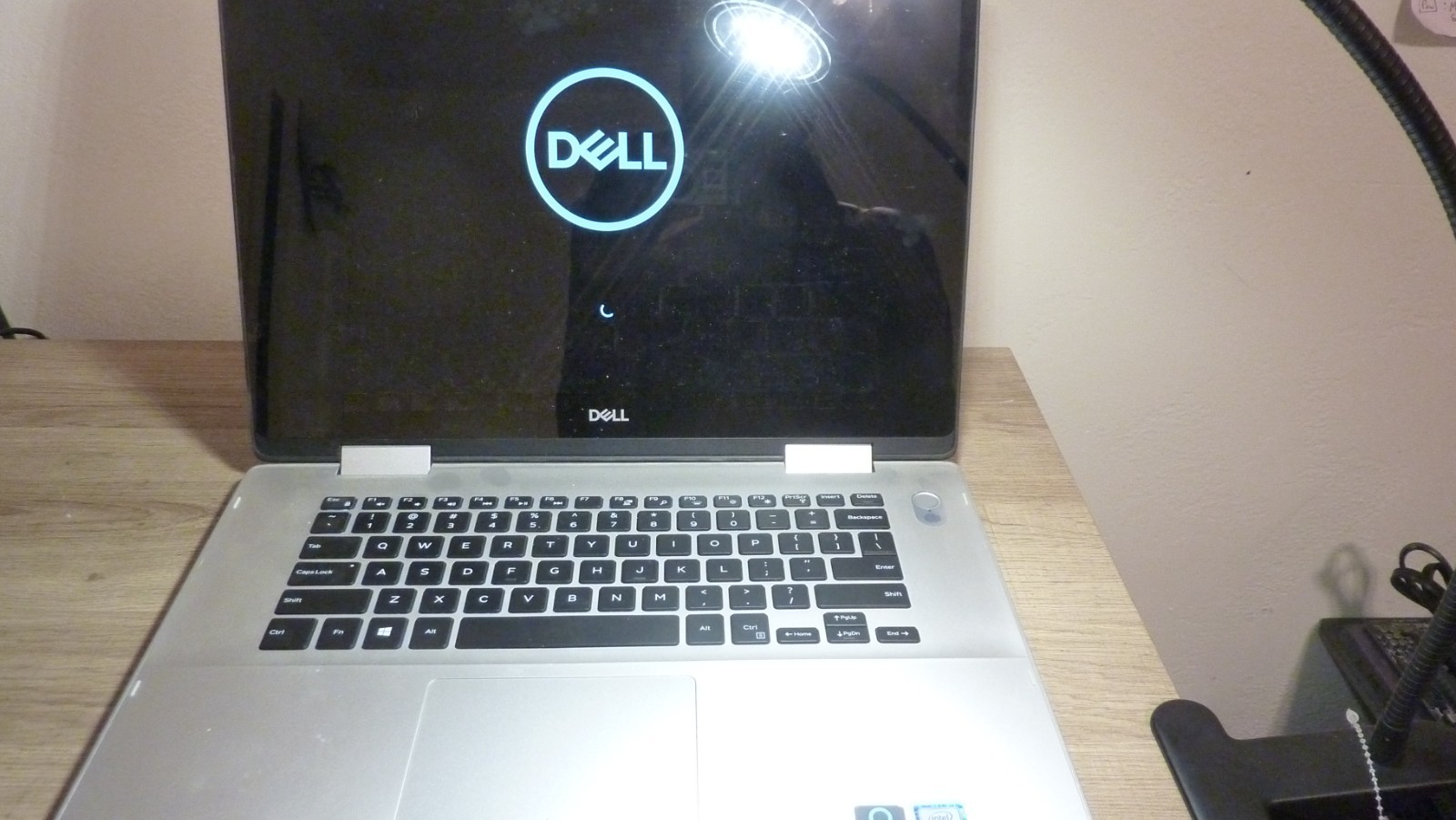 Dell Inspiron 5582- FHD Touch – i5 8265U – 8GB RAM – 256GB SSD WIN 11 Pro OEM AC
