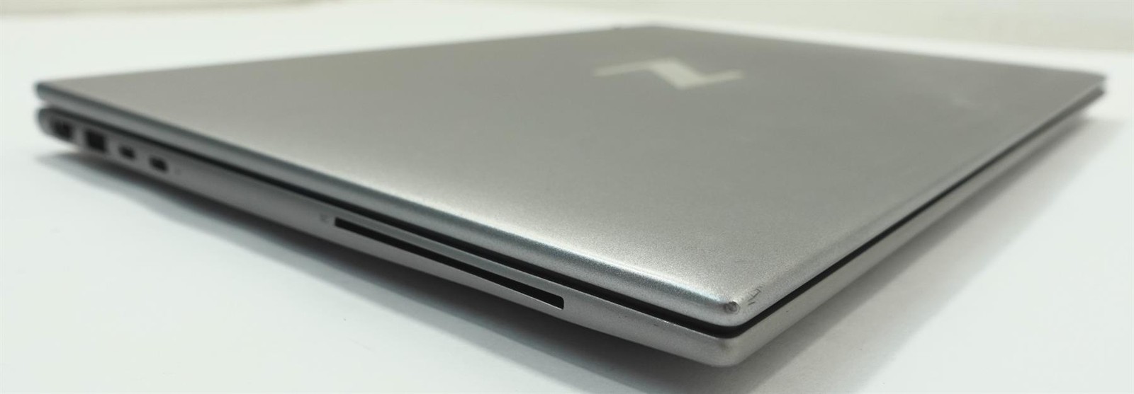 HP ZBOOK Firefly G9 Mobile WS 14″ Core i7-1270P 2.20GHz 16GB 256GB SSD