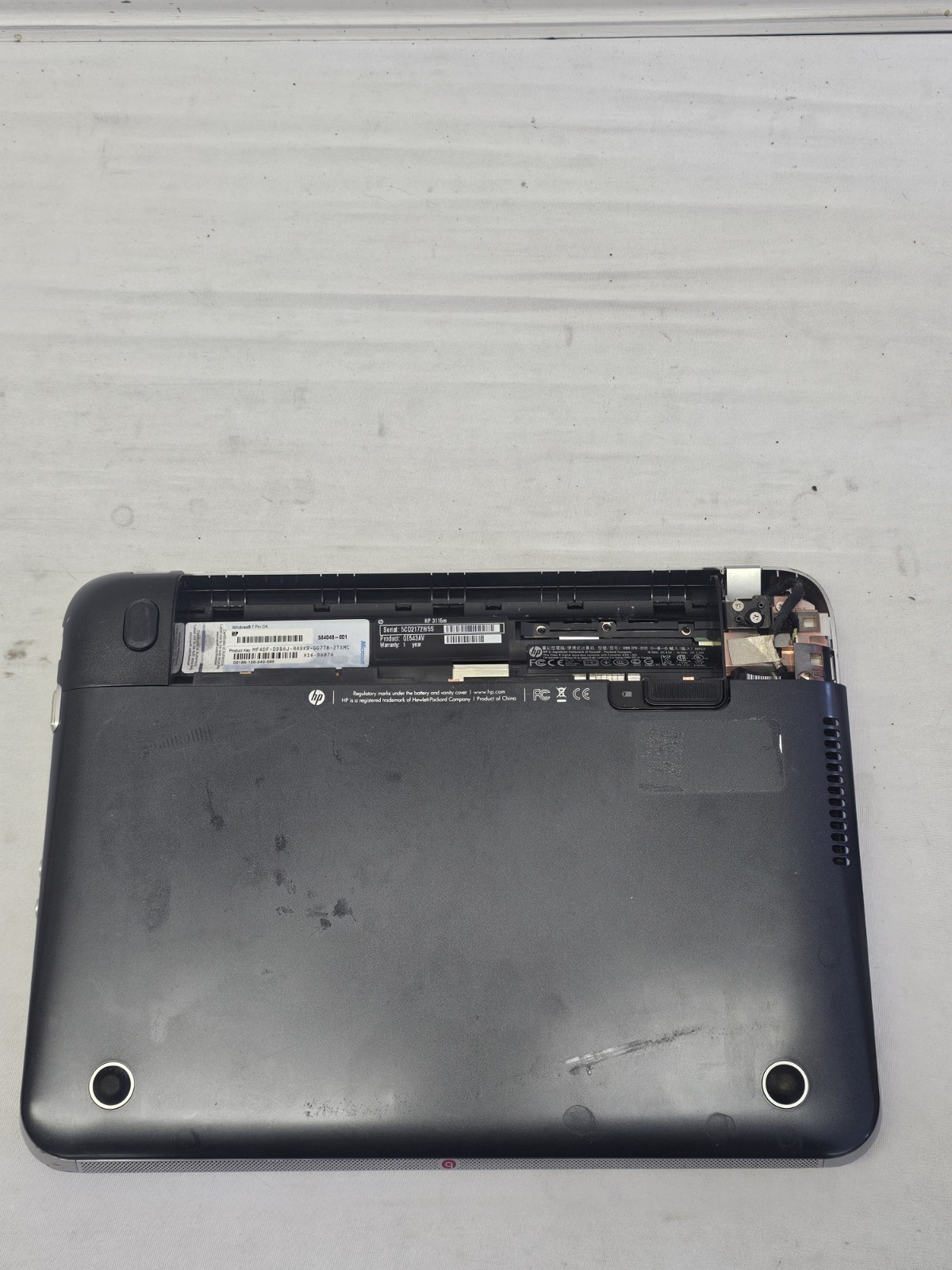 HP 3115m Laptop – AMD E-300 – 4GB RAM – NO BATT – BIOS LOCKED – NO HDD/OS Parts