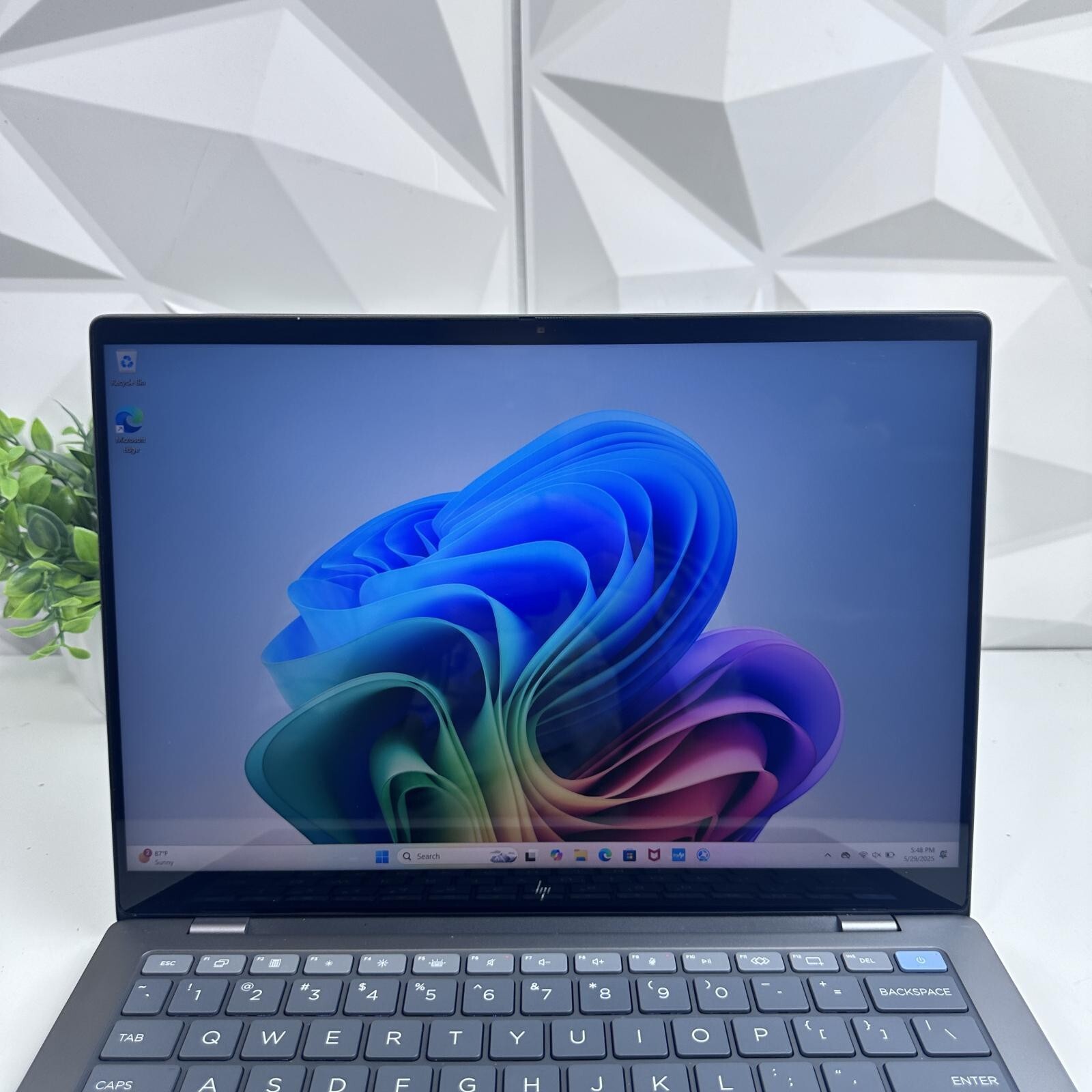 HP – OmniBook X Copilot+ PC 14″ 2.2K Touch Laptop, Snapdragon X Elite, 16GB, 1TB