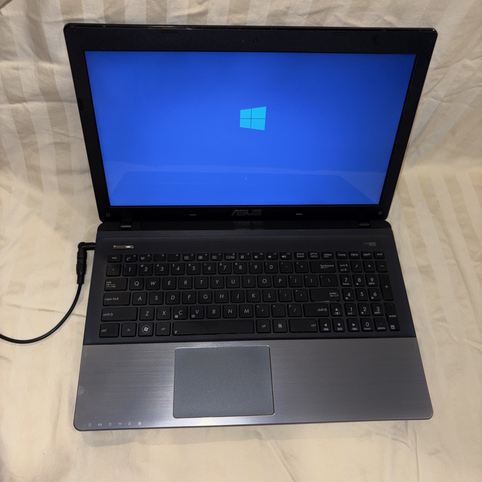 Asus U57A Laptop Intel Core i5 2450M 2.5GHz 6GB RAM 750GB HDD Win 10 Home